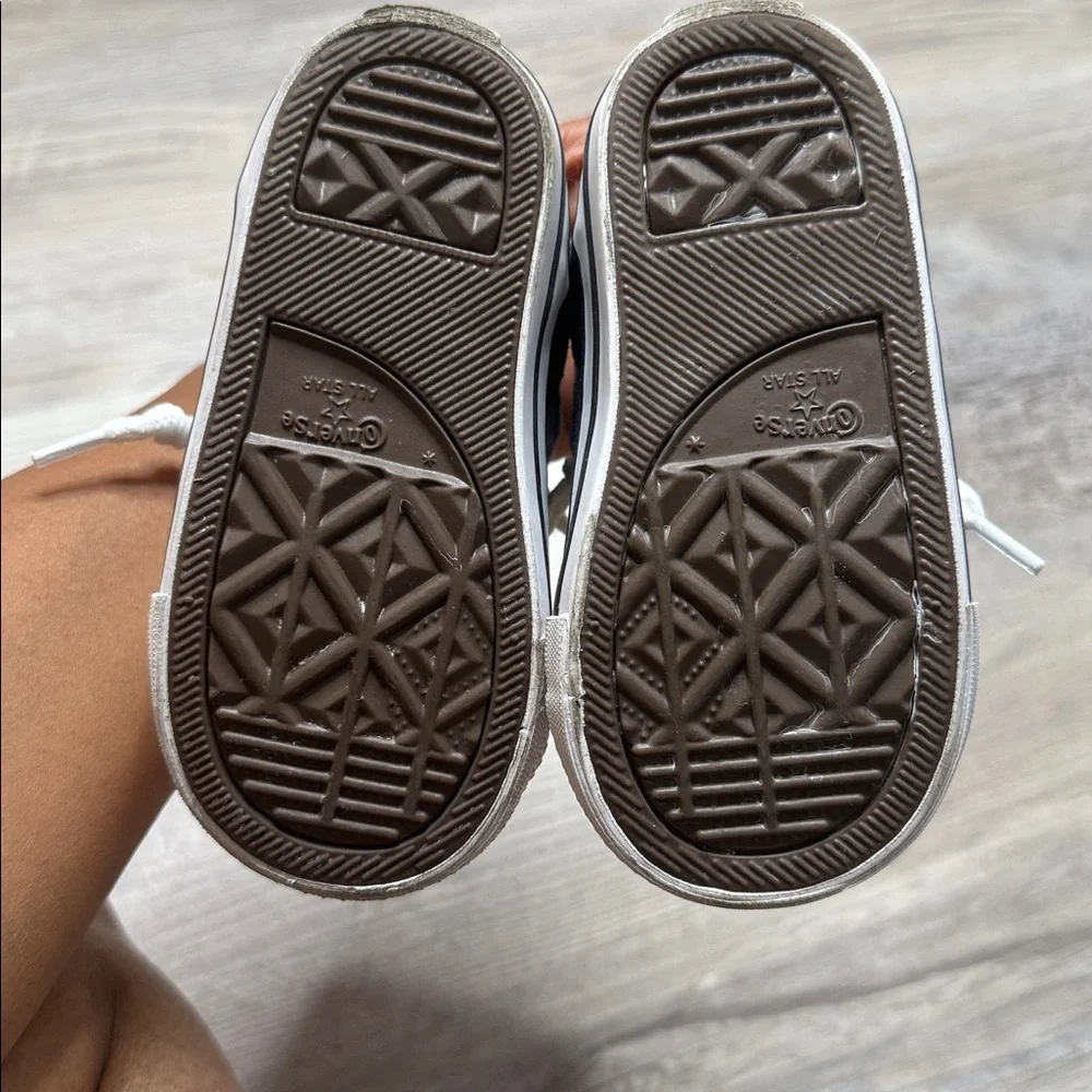 Converse Kids Navy and White High-Top Sneakers Size 6c